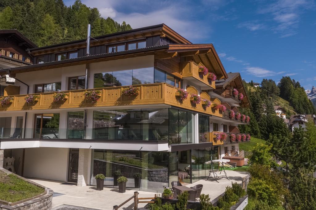 Hotel Garni Gardena - Appartments Santa Cristina Val Gardena Exterior foto